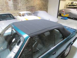 Afbeelding 13/30 van BMW 318i (1992)