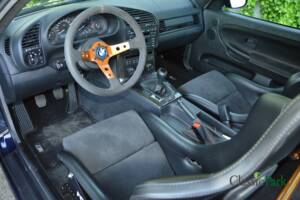 Image 18/50 de BMW 323i (1998)