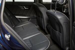 Imagen 18/25 de Mercedes-Benz GLK 350 CDI 4MATIC (2014)