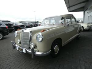 Image 3/25 of Mercedes-Benz 219 (1956)