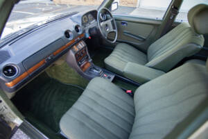 Bild 11/29 von Mercedes-Benz 280 E (1983)