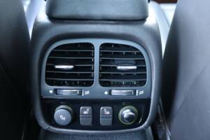Image 39/50 of Jaguar XJ 8 4.2 (2004)