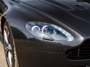 Bild 44/84 von Aston Martin V12 Vantage (2010)