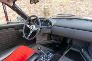 Image 21/50 de Ferrari Dino 246 GT (1970)