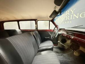 Image 43/50 of Volvo P 210 Duett (1962)