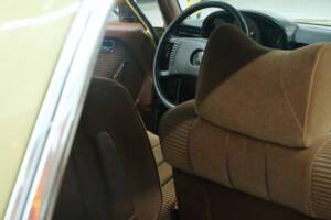 Image 46/50 de Mercedes-Benz 280 SE (1975)