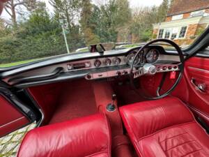 Image 22/28 of Volvo 1800 S (1965)