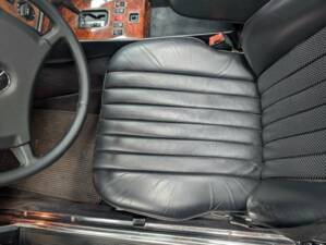 Image 16/50 of Mercedes-Benz 300 SL (1989)