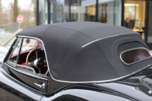 Image 4/40 de Jaguar XK 120 DHC (1953)