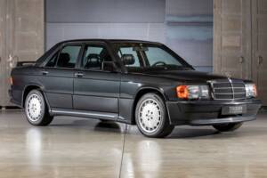 Image 3/23 de Mercedes-Benz 190 E 2.5-16 (1989)