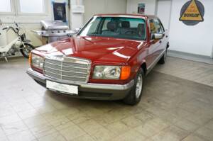 Immagine 8/42 di Mercedes-Benz 500 SEL (1982)