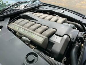Bild 24/50 von Aston Martin DB 7 Vantage Volante (2002)