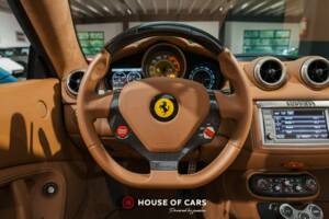 Image 17/25 of Ferrari California 30 (2012)