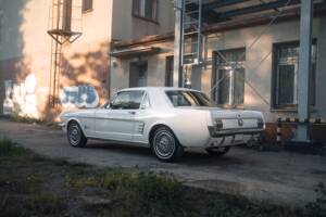 Image 48/53 of Ford Mustang 200 (1966)