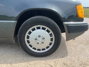Image 43/81 de Mercedes-Benz 300 TE 4-Matic (1992)