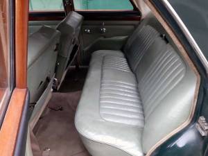 Image 19/34 of Rover 3 Litre Mk II (1963)
