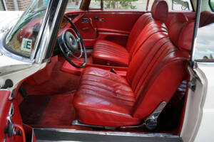 Image 3/50 of Mercedes-Benz 280 SE 3,5 (1970)