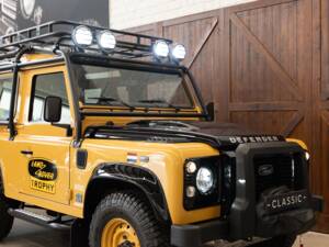 Image 36/47 of Land Rover Defender 90 Works V8 (2013)