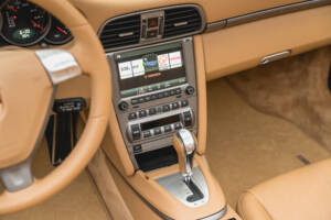 Bild 75/96 von Porsche 911 Carrera 4 (2006)