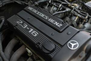 Obraz 49/50 pojazdu Mercedes-Benz 190 E 2.3-16 (1985)
