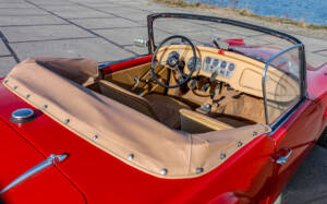 Image 7/7 of Daimler SP 250 (1961)