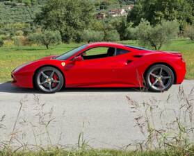 Bild 7/9 von Ferrari 488 GTB (2017)