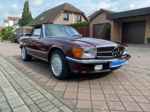 Image 4/9 of Mercedes-Benz 560 SL (1985)