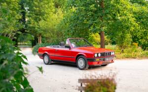 Immagine 1/33 di BMW 318i (1991)