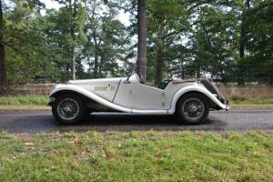 Image 11/50 of MG TF 1500 (1954)