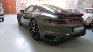 Image 6/20 of Porsche 911 Turbo (2022)
