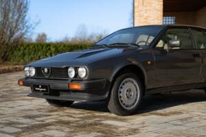Bild 12/50 von Alfa Romeo GTV 6 2.5 (1981)
