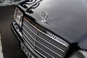 Bild 25/42 von Mercedes-Benz E 320 (1995)