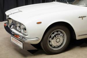 Image 3/98 de Alfa Romeo 2600 Sprint (1964)