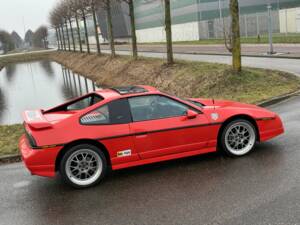 Image 27/31 de Pontiac Fiero GT (1987)