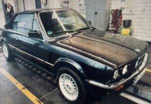 Image 3/5 of BMW 320i (1989)