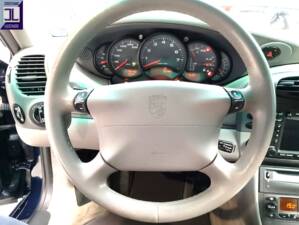 Bild 32/93 von Porsche 911 Carrera 4 (1998)