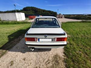Bild 4/9 von BMW 325ix (1988)