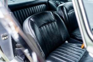 Image 31/50 de Aston Martin DB 4 (1960)