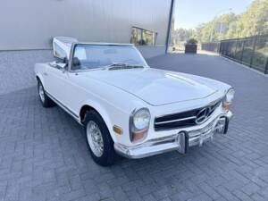 Image 13/50 of Mercedes-Benz 280 SL (1970)