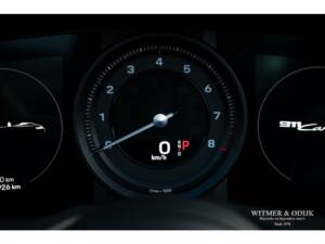Image 27/44 of Porsche 911 Carrera (2020)