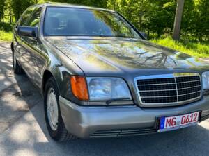 Image 6/44 of Mercedes-Benz 400 SEL (1992)