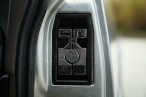 Image 31/50 de Volvo 780 Bertone 2.4 TD (1987)