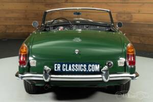 Image 15/19 de MG MGB (1966)