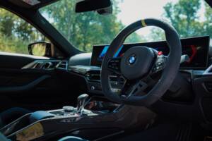 Image 28/46 of BMW M4 Competition xDrive (2025)