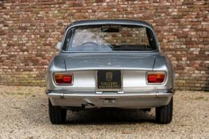 Afbeelding 6/50 van Alfa Romeo 1750 GT Veloce (1969)