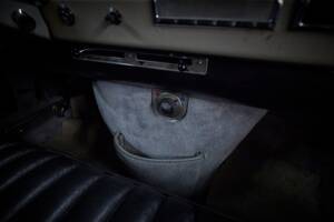 Image 87/97 of Citroën DS 20 Chapron (1972)