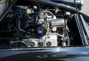 Image 28/28 of Daimler SP 250 (1961)