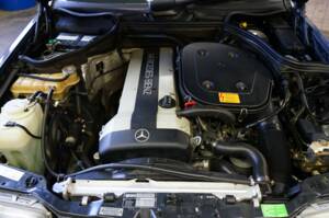 Afbeelding 27/35 van Mercedes-Benz 300 CE-24 (1992)
