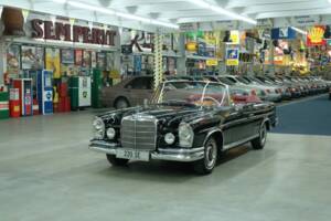 Image 4/50 of Mercedes-Benz 220 SE b (1963)