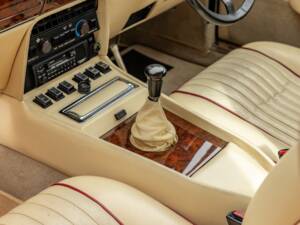 Image 34/75 de Aston Martin V8 Vantage (1985)
